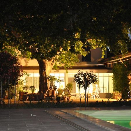 Bed and Breakfast La Ferme De Tonton Jules Et Mame Julia Entraigues-sur-la-Sorgue Esterno foto