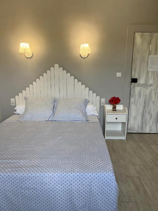 Bed and Breakfast La Ferme De Tonton Jules Et Mame Julia Entraigues-sur-la-Sorgue Esterno foto