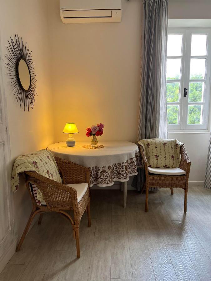 Bed and Breakfast La Ferme De Tonton Jules Et Mame Julia Entraigues-sur-la-Sorgue Esterno foto