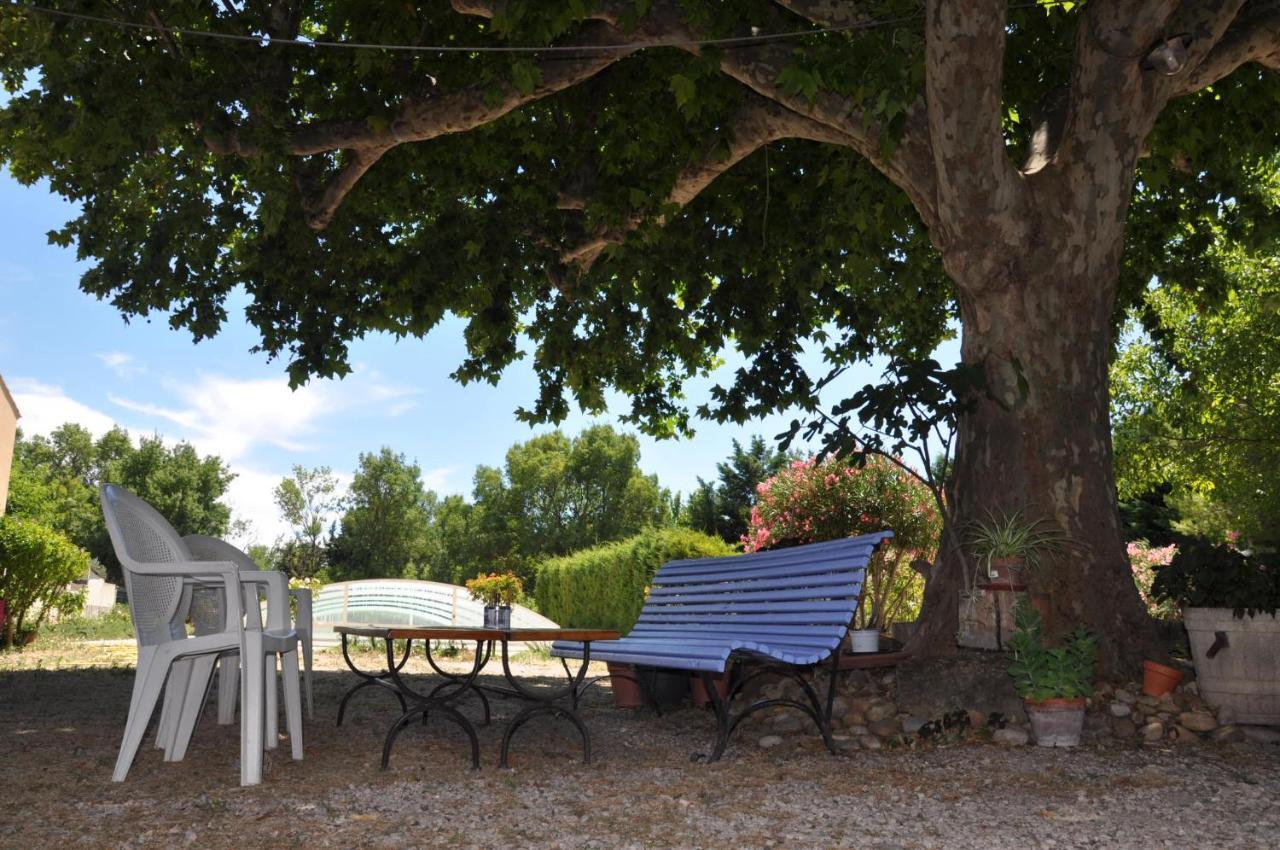 Bed and Breakfast La Ferme De Tonton Jules Et Mame Julia Entraigues-sur-la-Sorgue Esterno foto